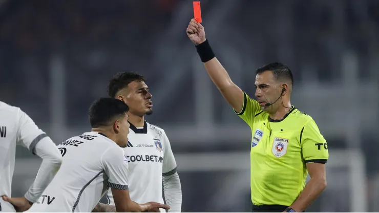 Esteban Pavez fue expulsado en la derrota de Colo Colo ante Deportes Copiapó.