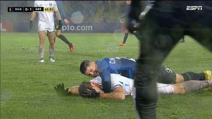La romántica imagen del Huachipato vs Gremio.