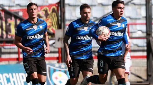 Gonzalo Montes no partirá de Huachipato a la U tras interés desde Argentina.