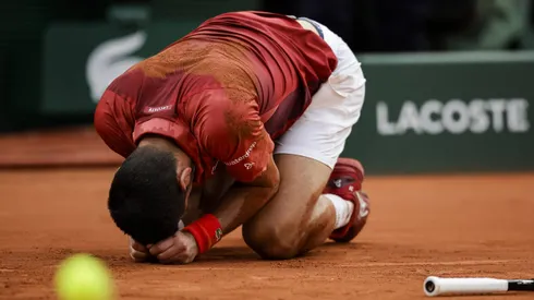 Novak Djokovic no podrá seguir jugando en Roland Garros.