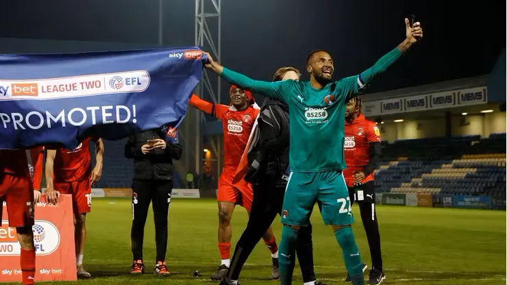 ¿El arquero chileno vuelve a la League One?