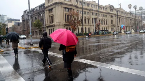 Revisa el pronóstico del tiempo para Santiago.