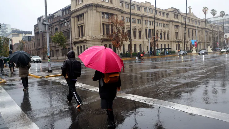 Revisa el pronóstico del tiempo para Santiago.