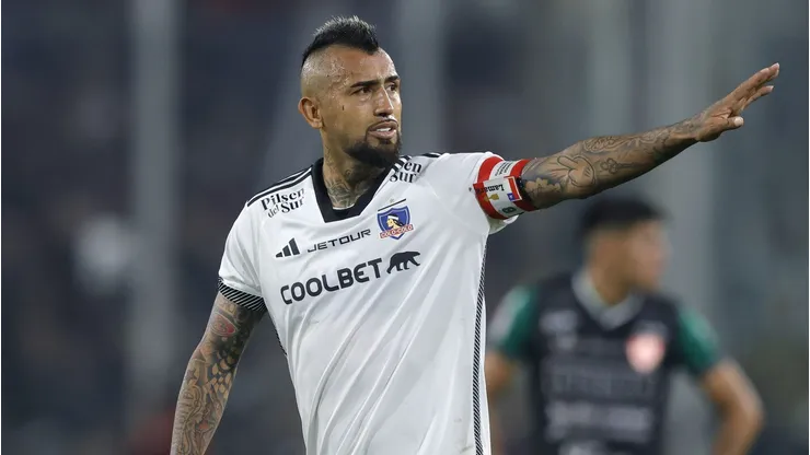Arturo Vidal le pone tarea a Colo Colo por los refuerzos