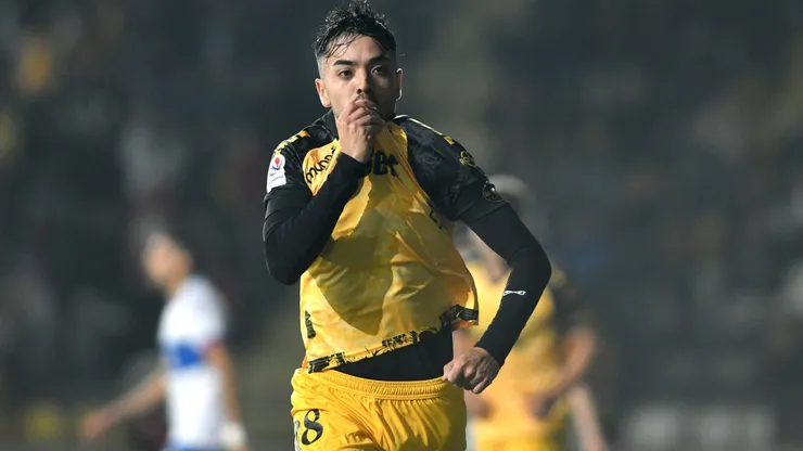 Sebastián Cabrera le sacó máximo rédito a una asistencia genial de Luciano Cabral.