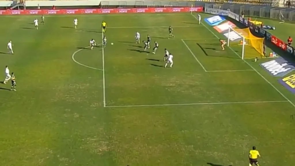 Otra toma del golazo de Lucas Assadi para la U (Captura)