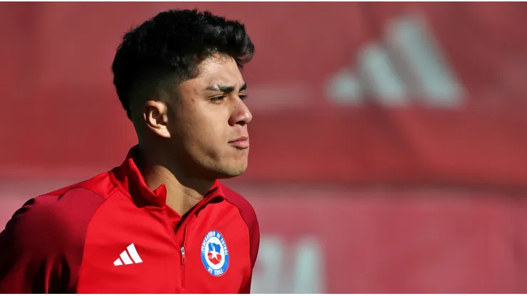 Pizarro ya sabe lo que es jugar por la selección chilena adulta.