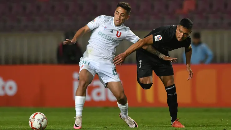 Lucas Assadi salió lesionado ante Audax Italiano.