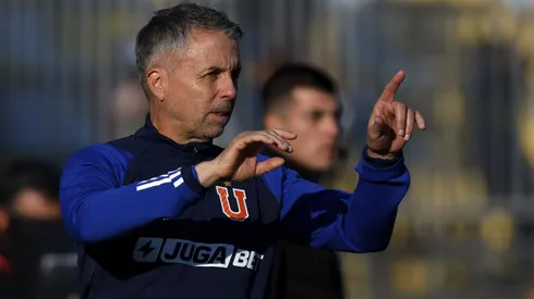 Gustavo Álvarez ajusta sus piezas en el plantel de la U.