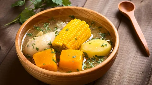 Cazuela de pollo chilena.