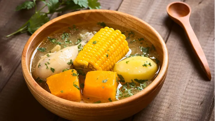 Cazuela de pollo chilena.