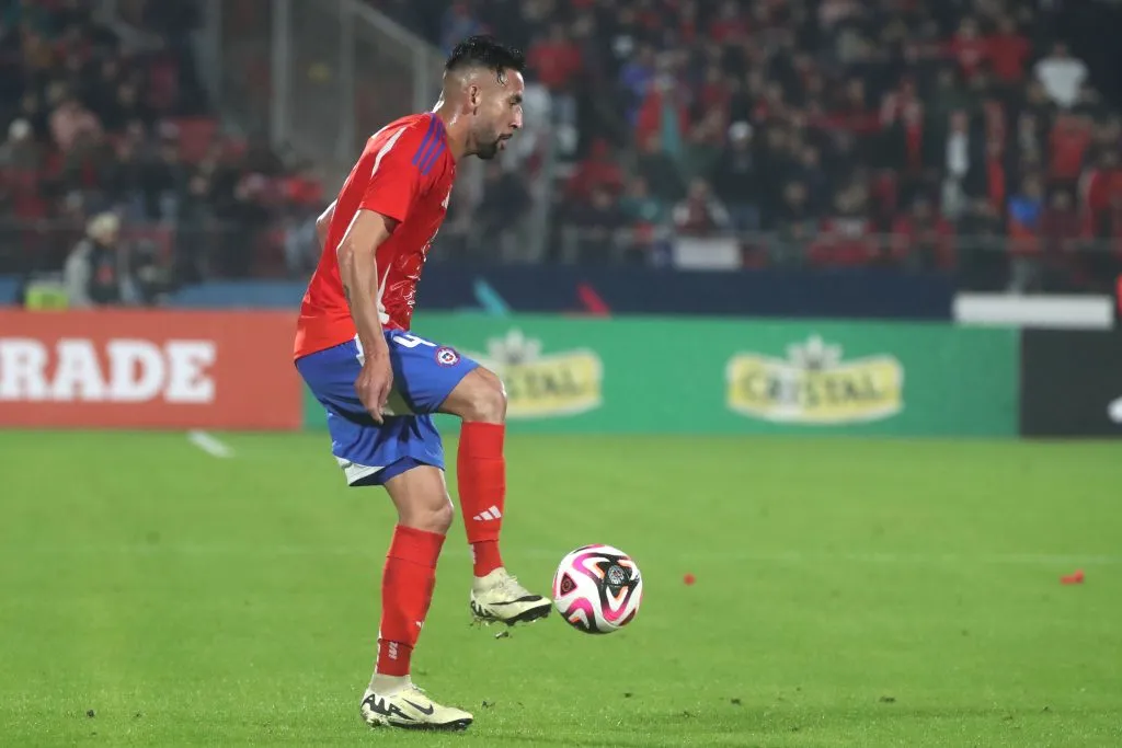 Mauricio Isla, otro que suena con fuerza en el Cacique. (Jonnathan Oyarzun/Photosport).