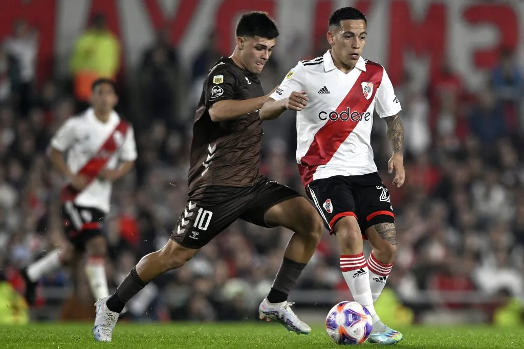 Vicente Taborda por Platense ante River Plate. (Diego Haliasz/Getty Images).