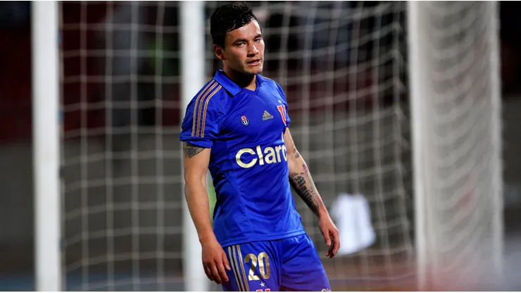 Los hinchas de la U esperaban a Charles Aránguiz, pero...