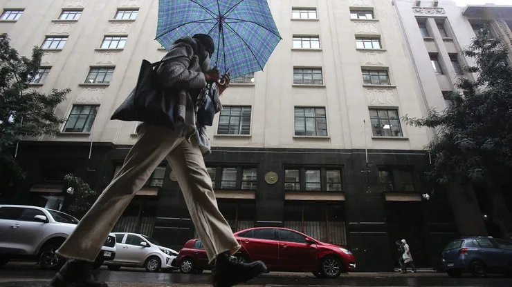 Lluvia en Santiago.
