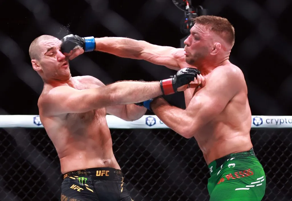 Dricus Du Plessis derrotó a Sean Strickland en enero de este 2024, convirtiéndose en Campeón de Peso Mediano en el evento UFC 297. (Foto: Getty Images)