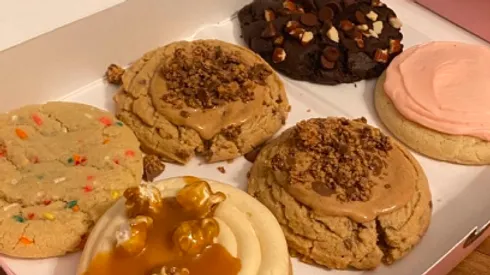 Galletas crumbl cookies.