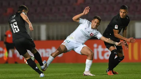 Lucas Assadi se fue lesionado ante Audax Italiano.