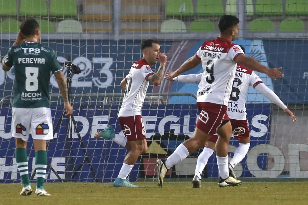 El festejo de Sebastián Gallegos para La Serena. (Sebastian Cisternas/Photosport).