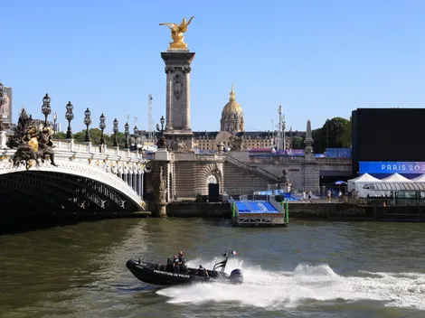 Suspenden prácticas en el Río Sena y dos chilenos se complican