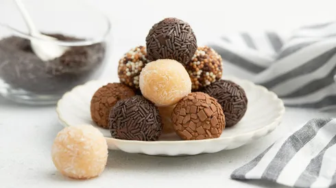 Brigadeiro, un dulce típico de Brasil.