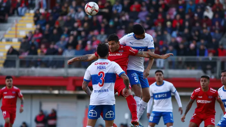 Ñublense y Universidad Católica jugaron un apretado partido.