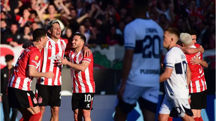 Estudiantes goleó a Gimnasia y se quedó con el clásico de La Plata