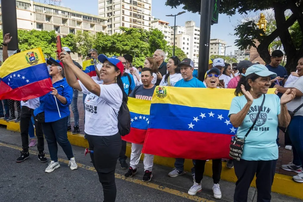 Partidarios de la oposición y del candidato Edmundo González | Foto: Imago