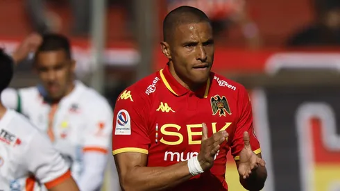 Leandro Benegas celebra su gol ante Cobresal.