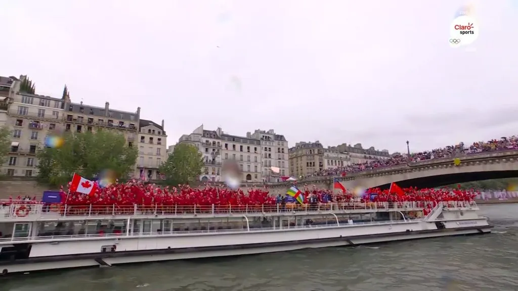 Vista general del barco donde pasó Chile en París 2024 (Captura)