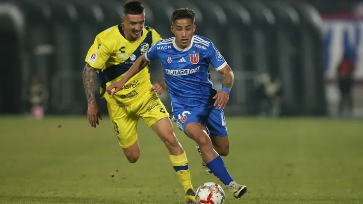 Lucas Assadi jugando por Universidad de Chile.