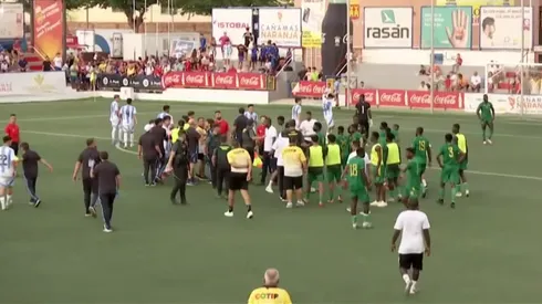 Plantel de Mauritania le quiso pegar al árbitro por "ayudar" a Argentina.