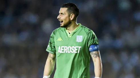 Doble tapadón de Arias en su partido 200 con Racing.