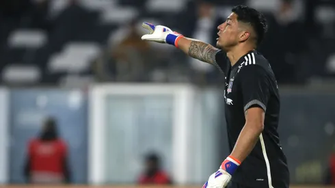 Cortés queda cortado por Almirón.