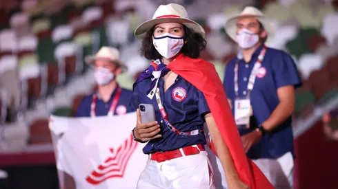 Con mascarilla incluida, Francisca Crovetto y Marco Grimalt en la apertura, y María José Mailliard en la clausura, fueron los abanderados.
