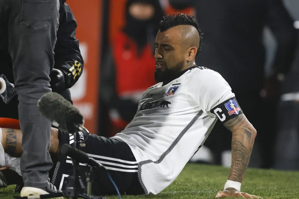 Arturo Vidal podría estar cinco semanas afuera de Colo Colo. Foto: Felipe Zanca /Photosport