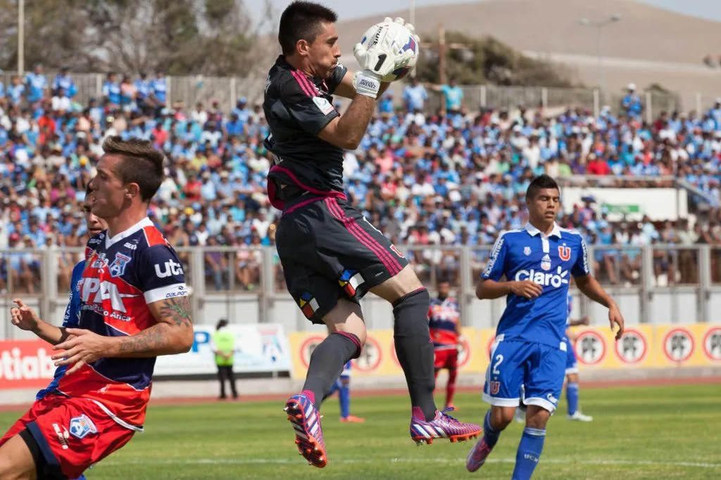 Miguel Jiménez jugó durante un año y medio en la U: desde enero de 2015 hasta junio de 2016. (Patricio Banda/Photosport).