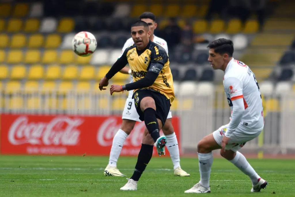 Dylan Glaby en acción. (Alejandro Pizarro Ubilla/Photosport).