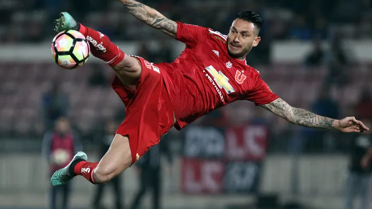 Mauricio Pinilla piensa que a la U le falta un goleador.