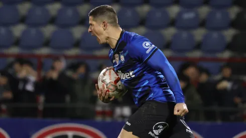 Cris Martínez festeja su gol contra Cobreloa en el último partido de Huachipato en el Campeonato Nacional 2024.