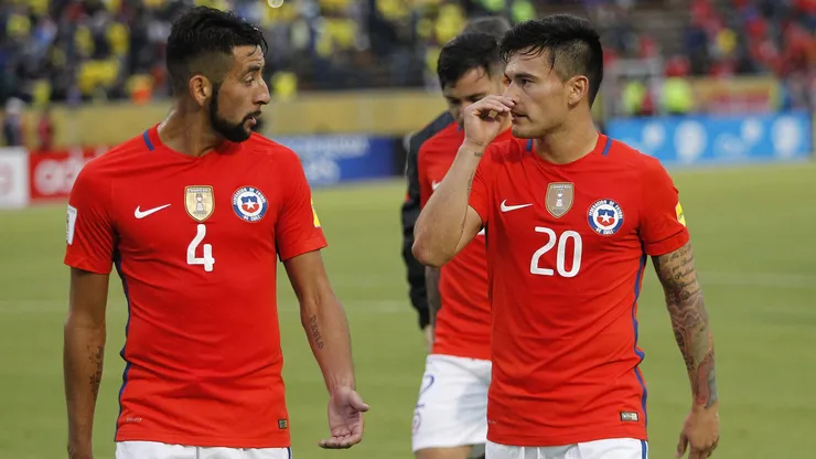 Mauricio Isla y Charles Aránguiz vuelven al fútbol chileno.