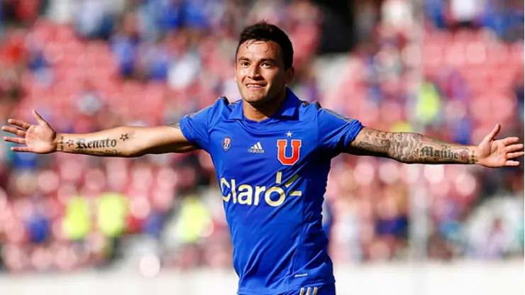 La U pide permiso para ponerle el 20 a Charles Aránguiz.