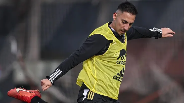Javier Correa entrenando en el Cacique.