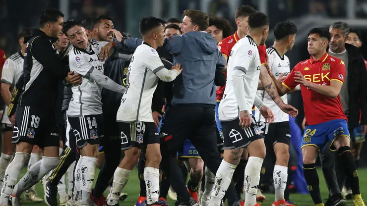 Colo Colo y Unión Española termina en riña.