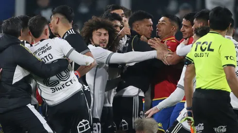 Una imagen de la polémica final del triunfo albo ante Unión Española.