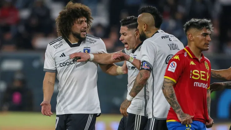 Maxi Falcón y Arturo Vidal se pelearon en pleno partido.