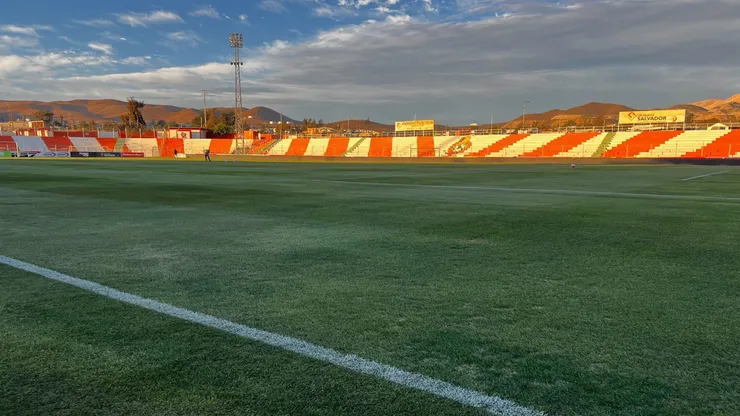 La cancha de El Cobre de El Salvador en perfecto estado para recibir a la U.