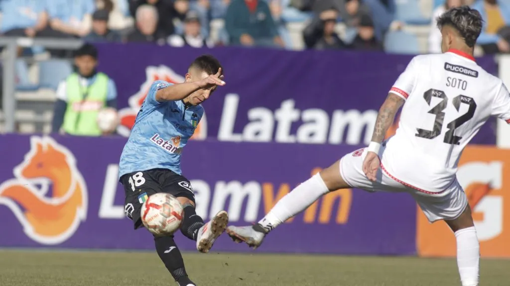 Bounanotte abrió el marcador con golazo al ángulo