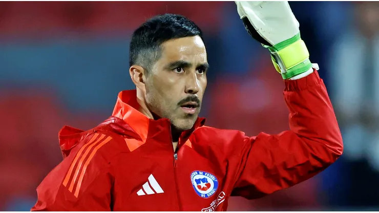 Bravo evita preocuparse al todavía no encontrar club.