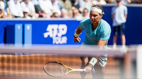 Rafael Nadal pisa fuerte la arcilla sueca.